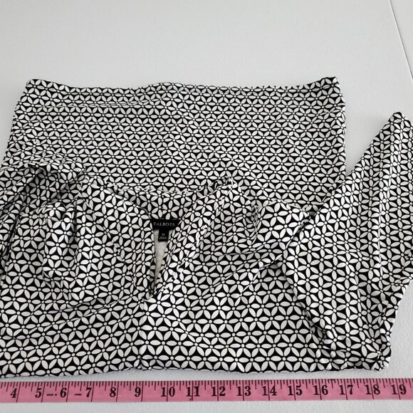Talbots Womens Black White Floral V Neck Knit Blouse Size M 3/4 Sleeve Stretchy - Picture 5 of 8